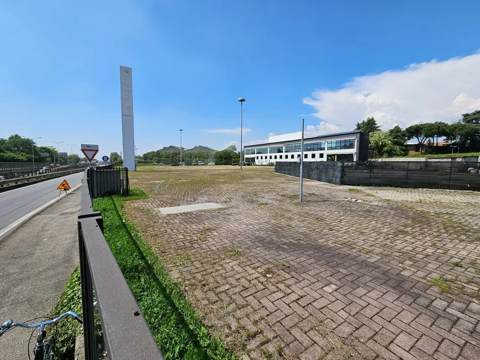 L'area di parcheggio di interscambio in via San Bernardino