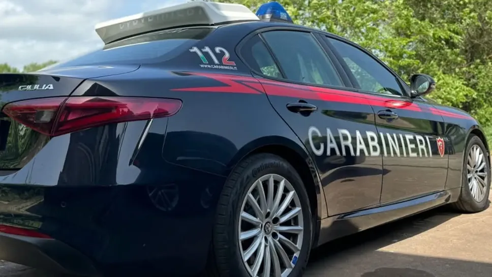 Scoperti durante controlli dei carabinieri Scoperti durante controlli dei carabinieri