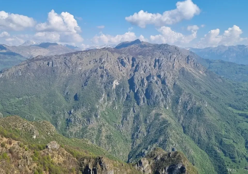 I Monti Cancervo e Venturosa dal Pizzo Grande