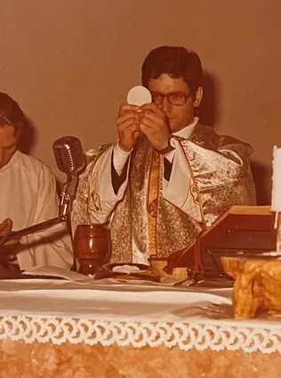 La prima Messa celebrata da don Francesco Beschi nella Parrocchia di Sant’Anna a Brescia La prima Messa celebrata da don Francesco Beschi nella Parrocchia di Sant’Anna a Brescia