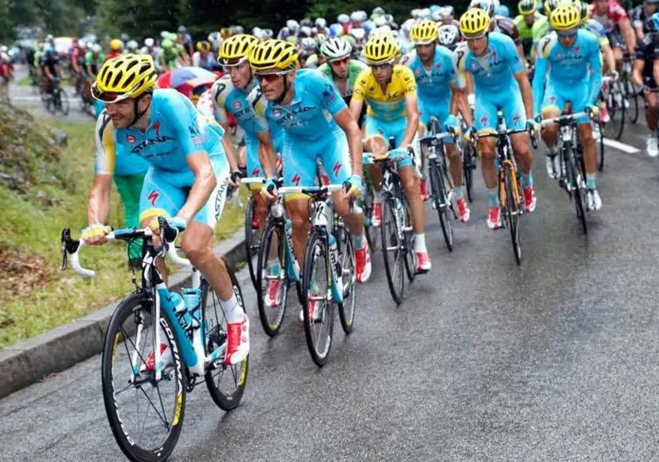 Vanotti in testa al gruppo durante il Tour de France 2014