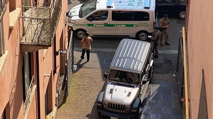 https://storage.ecodibergamo.it/media/photologue/2025/6/19/photos/cache/scappa-allalt-e-urta-un-agente-inseguito-in-pieno-centro-e-arrestato-la-moto_6f41e37a-4d43-11f0-a4e3-dd94cacfa6d0_1920_1080_v3_large_16_9.webp