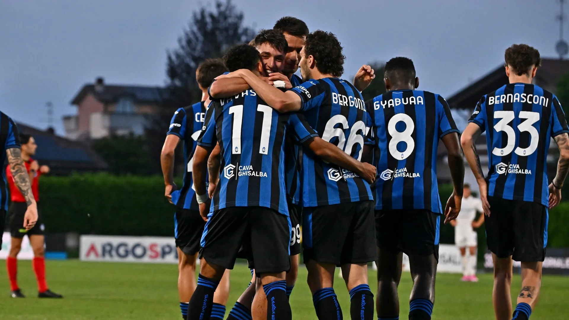 https://storage.ecodibergamo.it/media/photologue/2025/6/2/photos/i-primi-obiettivi-di-mercato-i-giovani-nerazzurri-in-decollo-verso-la-b-span_98b6be3e-3d8e-11f0-b19e-21ceefb3abf9_1920_1080.webp