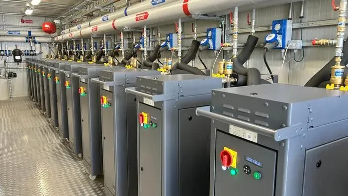 https://storage.ecodibergamo.it/media/photologue/2025/6/25/photos/cache/a2a-con-qarnot-per-data-center-che-recupera-calore-dai-server_f3e4dcb8-51cb-11f0-85c0-7403dba7cdcf_v3_large_16_9.webp