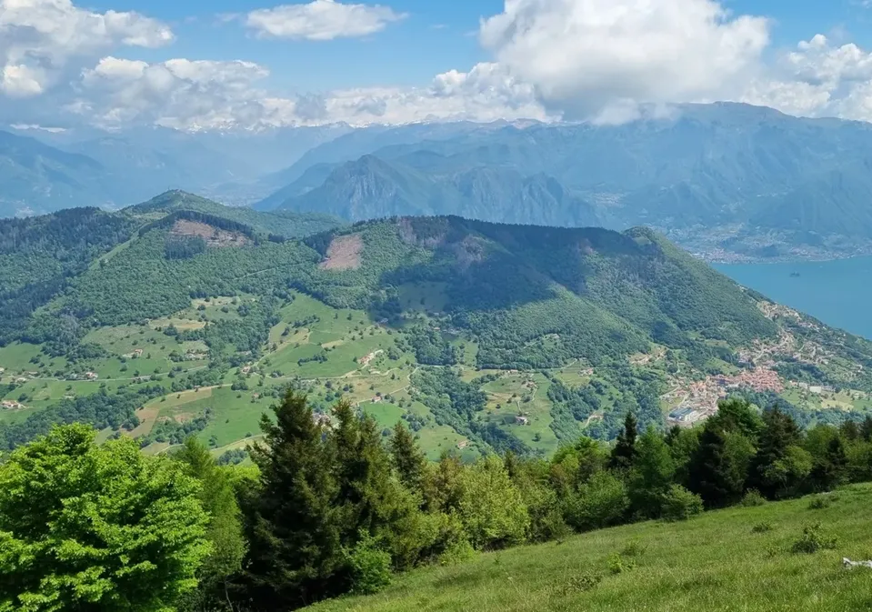 Vigolo e il Lago d’Iseo dal Monte Bronzone
