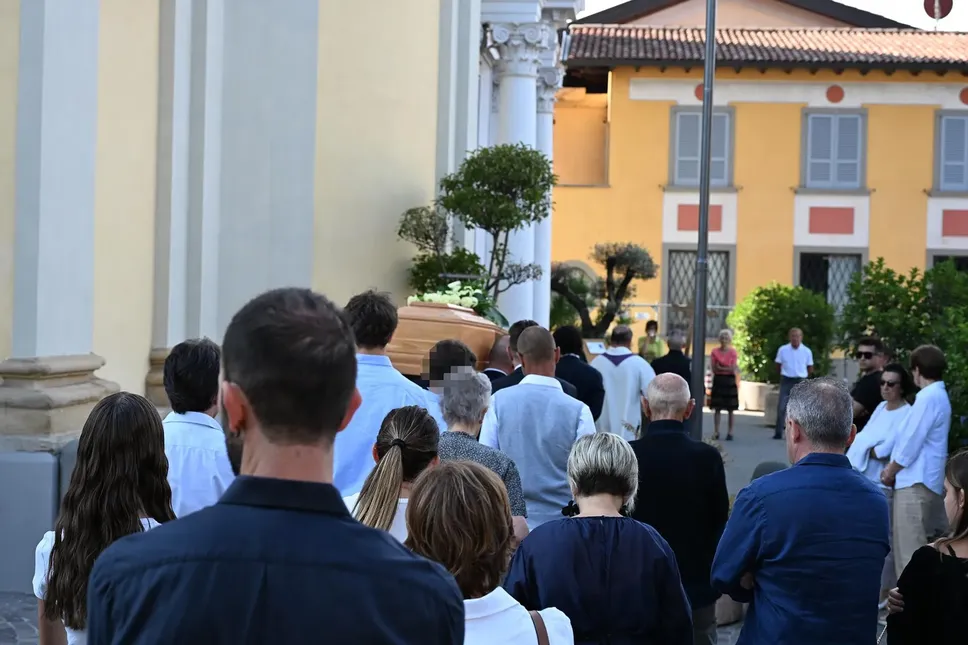 Il feretro di Loretta Maggioni morta in un incidente in moto a Stezzano.L’11 luglio si sono svolti i funerali a Cologno al Serio