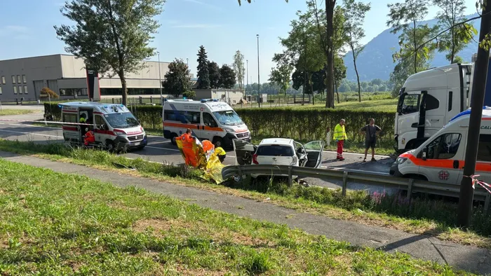 Terribile scontro frontale a Monte Marenzo, morti due coniugi 67enni Terribile scontro frontale a Monte Marenzo, morti due coniugi 67enni