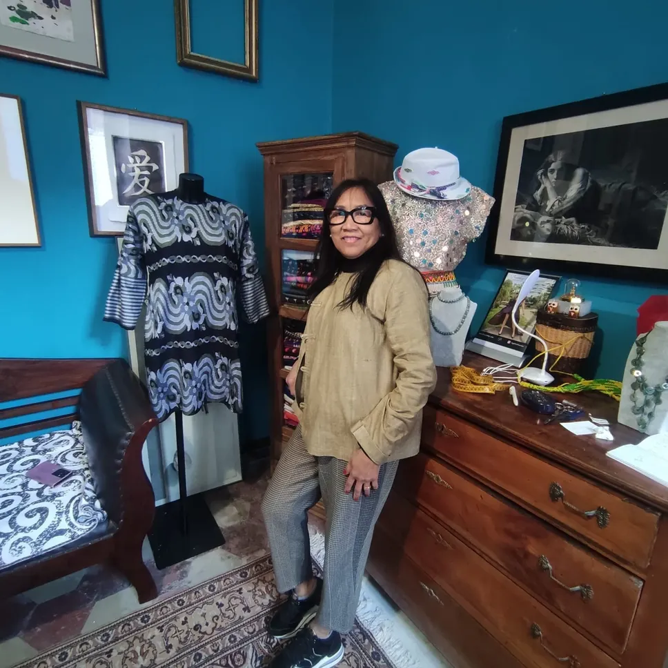 Thandar Kyi nel suo laboratorio