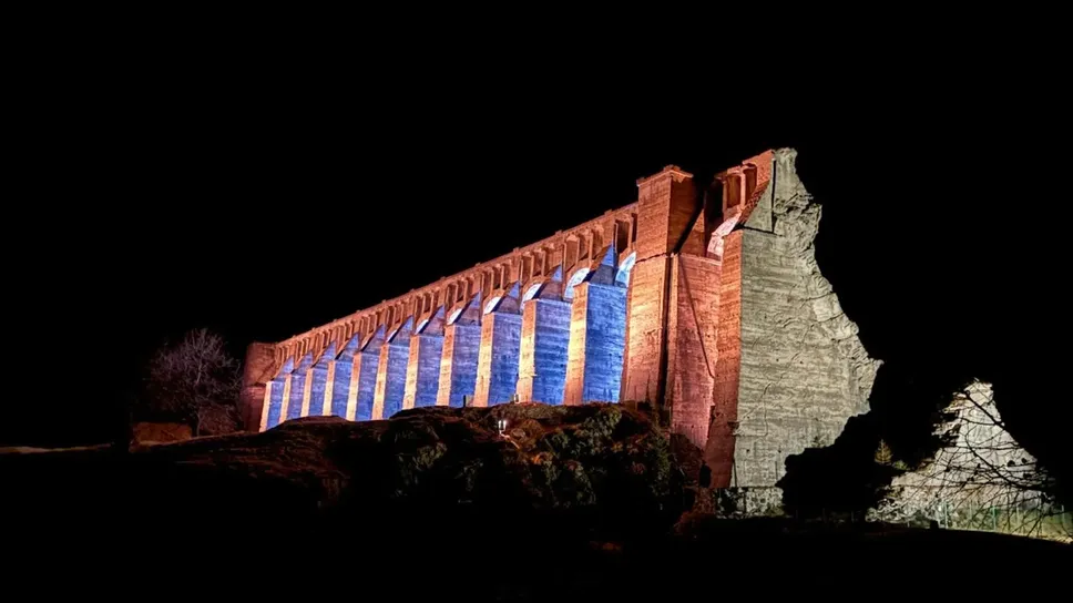 La Diga del Gleno illuminata