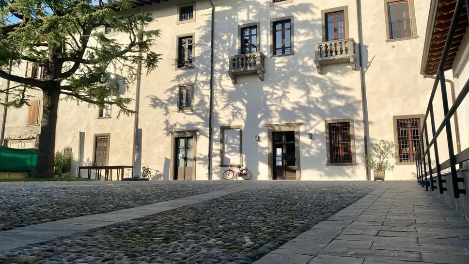 Qui sopra Palazzo Berlendis di Bolgare, sede del Centro Famiglia Qui sopra Palazzo Berlendis di Bolgare, sede del Centro Famiglia
