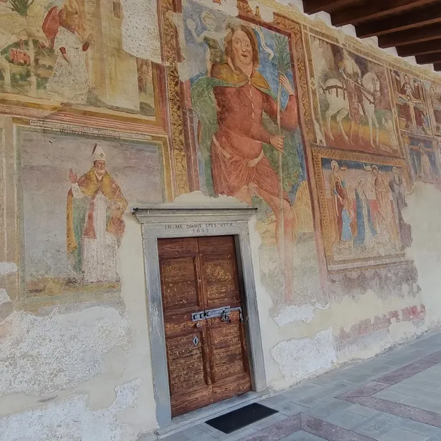 Gli affreschi esterni della chiesa di Valgoglio