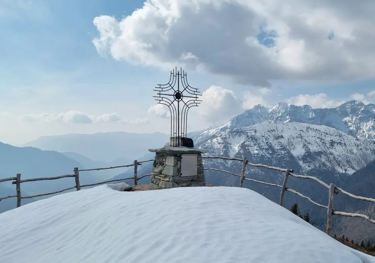 Il Monte della Croce in veste primaverile (aprile 2025)