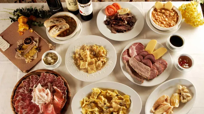 Vivere a lungo e meglio: la salute inizia dal cibo Vivere a lungo e meglio: la salute inizia dal cibo