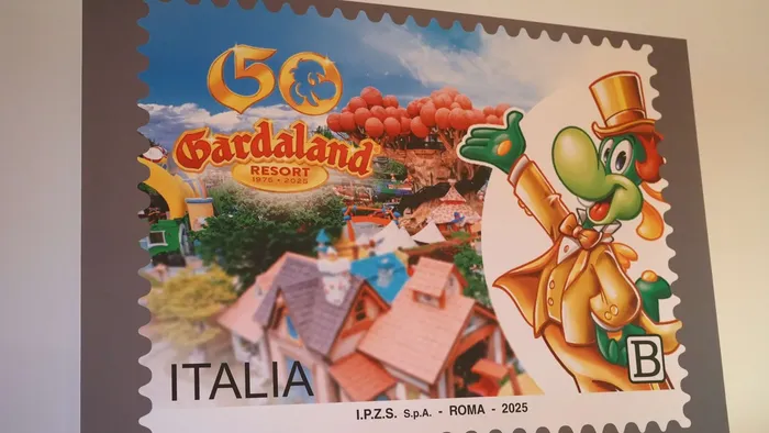 https://storage.ecodibergamo.it/media/photologue/2025/7/21/photos/cache/gardaland-compie-50-anni-il-francobollo-celebrativo-ideato-dagli-studenti-di-ro_e41fdbf6-664e-11f0-8888-5640fb62cdf0_1920_1080_v3_large_16_9.webp