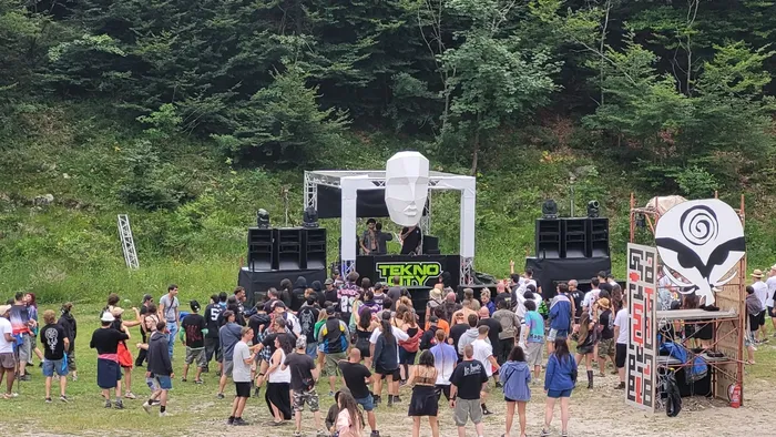 https://storage.ecodibergamo.it/media/photologue/2025/7/21/photos/cache/in-mille-sopra-valtorta-per-il-festival-di-musica-techno-soccorsi-in-due_941ac3dc-65a9-11f0-83bc-1f81b73d2d8d_1920_1080_v3_large_16_9.webp