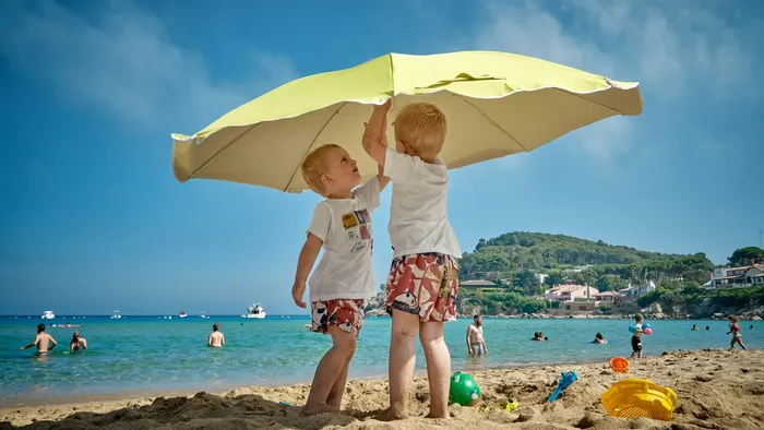 https://storage.ecodibergamo.it/media/photologue/2025/7/22/photos/cache/lacqua-di-mare-e-il-cloro-delle-piscine-nemici-degli-occhi_67dc4218-6550-11f0-83bc-1f81b73d2d8d_1920_1080_v3_large_16_9.webp