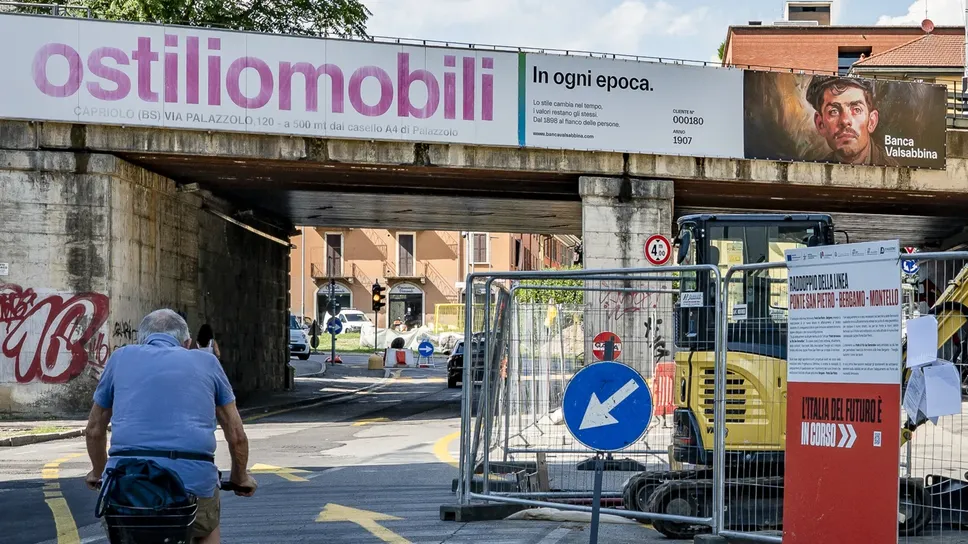 I lavori ai sottoservizi sotto il ponte di via San Bernardino I lavori ai sottoservizi sotto il ponte di via San Bernardino