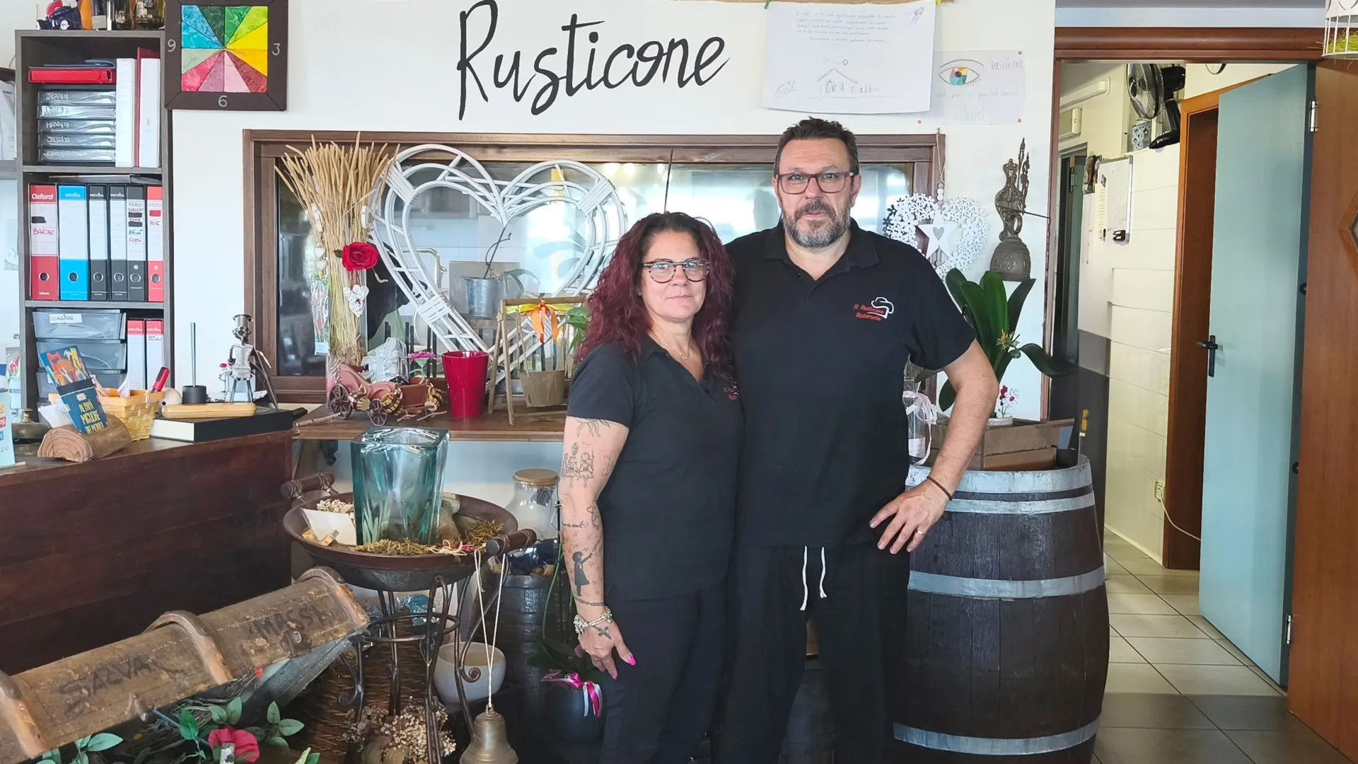 https://storage.ecodibergamo.it/media/photologue/2025/7/24/photos/al-rusticone-atmosfera-familiare-gusto-e-passione_b1ef76a0-66d5-11f0-8888-5640fb62cdf0_1920_1080.webp
