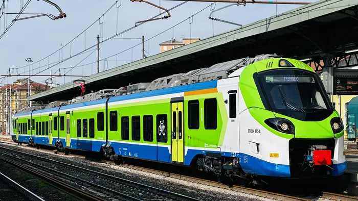 in cinque mesi nella bergamasca 4346 treni con disservizi bonus pendolari scattati solo due volte