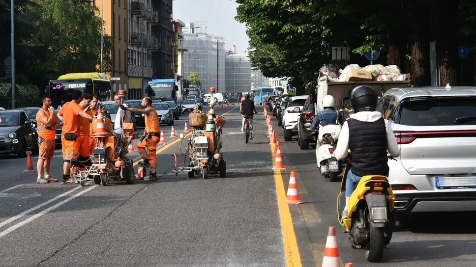 L’inizio dei lavori in via Frizzoni