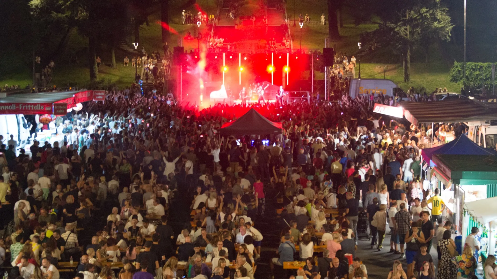 https://storage.ecodibergamo.it/media/photologue/2025/7/24/photos/leco-cafe-torna-in-piazza-a-ponte-san-pietro-per-lattesa-notte-bianca_1e0751f4-67d6-11f0-8888-5640fb62cdf0_1920_1080.webp