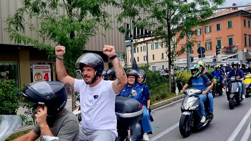La tradizionale «motorata» dei tifosi dell’Atalanta dallo stadio a Clusone per l’amichevole contro l’Under 23