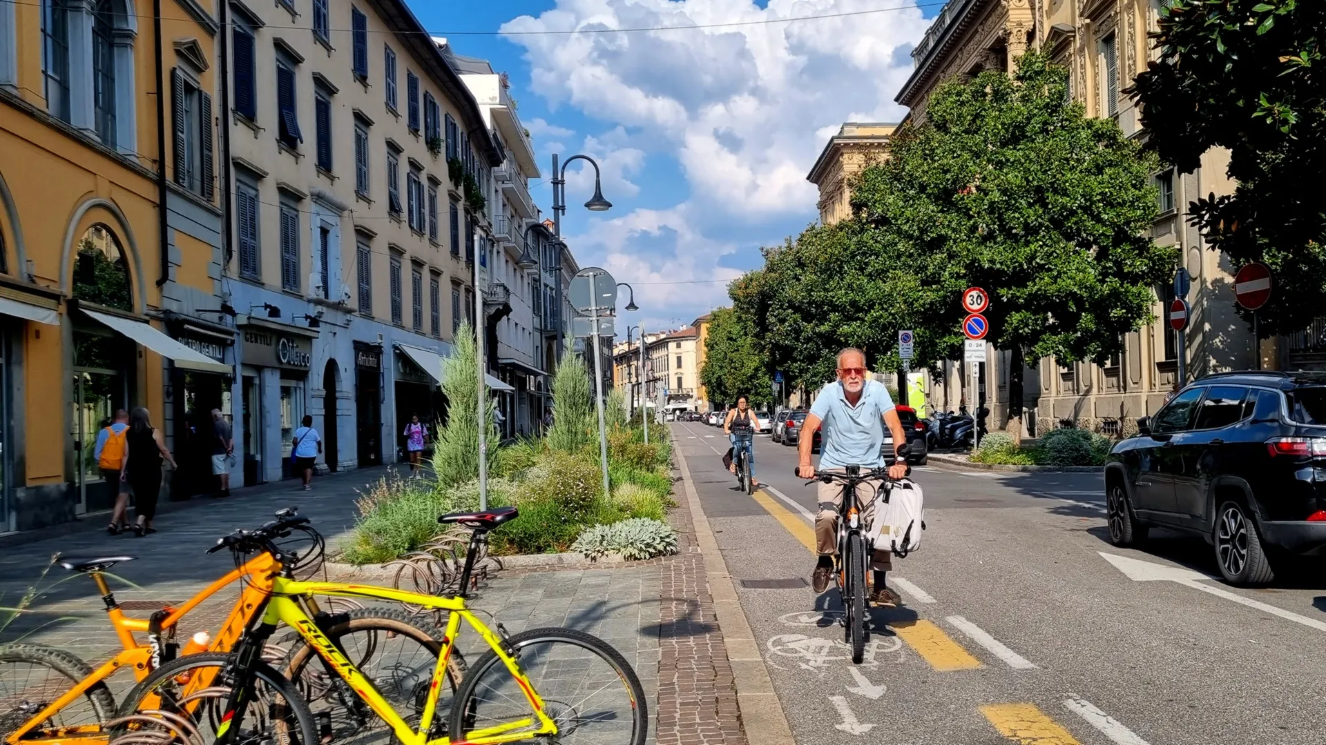 https://storage.ecodibergamo.it/media/photologue/2025/7/26/photos/una-citta-dolce-con-la-nuova-geografia-ciclabile-di-bergamo_3e2b73a0-693b-11f0-8888-5640fb62cdf0_1920_1080.webp