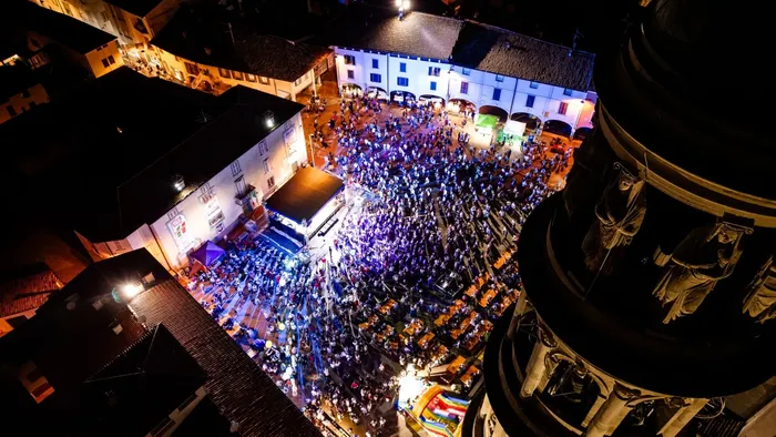 https://storage.ecodibergamo.it/media/photologue/2025/7/27/photos/cache/musica-giochi-e-arte-il-fermento-festival-accende-lestate-di-urgnano_1e197e9e-6b2b-11f0-8888-5640fb62cdf0_1920_1080_v3_large_16_9.webp