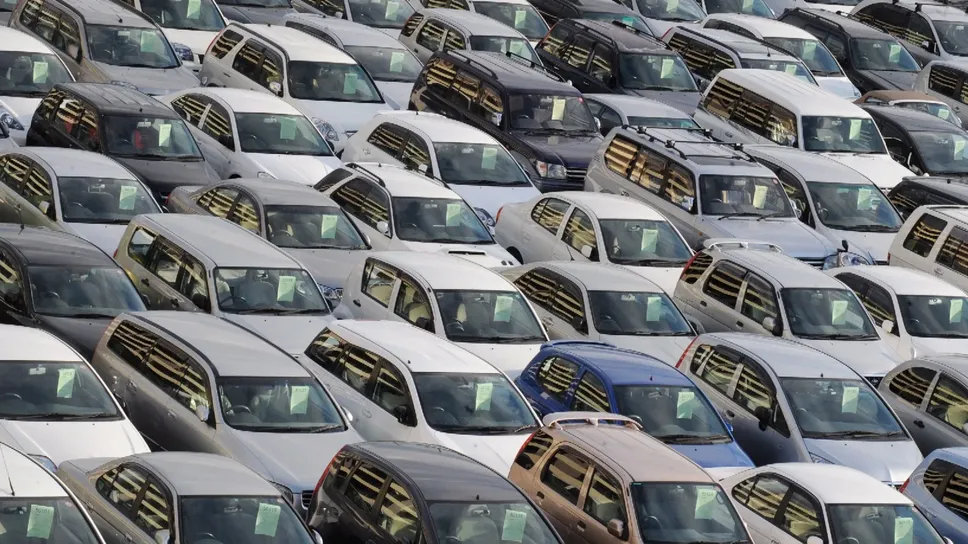 Le auto sono sempre più datate