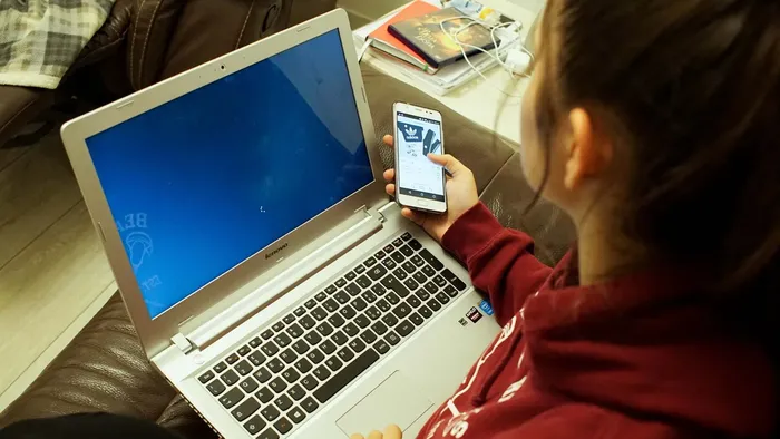 internet alto rischio dipendenza tra i giovani tanti i casi sommersi