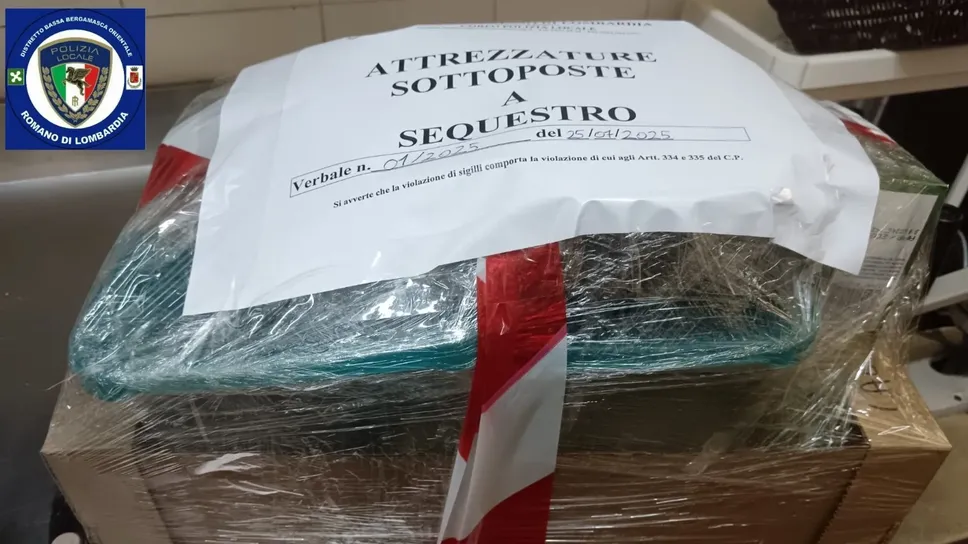 La merce sotto sequestro in un ristorante etnico della Bassa La merce sotto sequestro in un ristorante etnico della Bassa