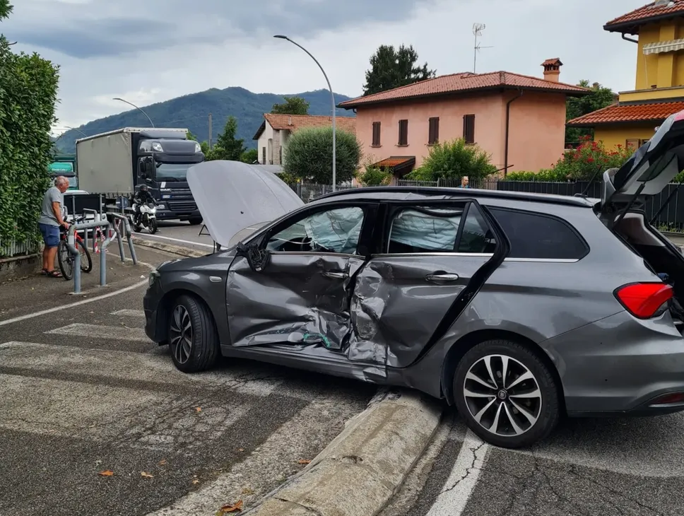 La Fiat Tipo coinvolta nell’incidente