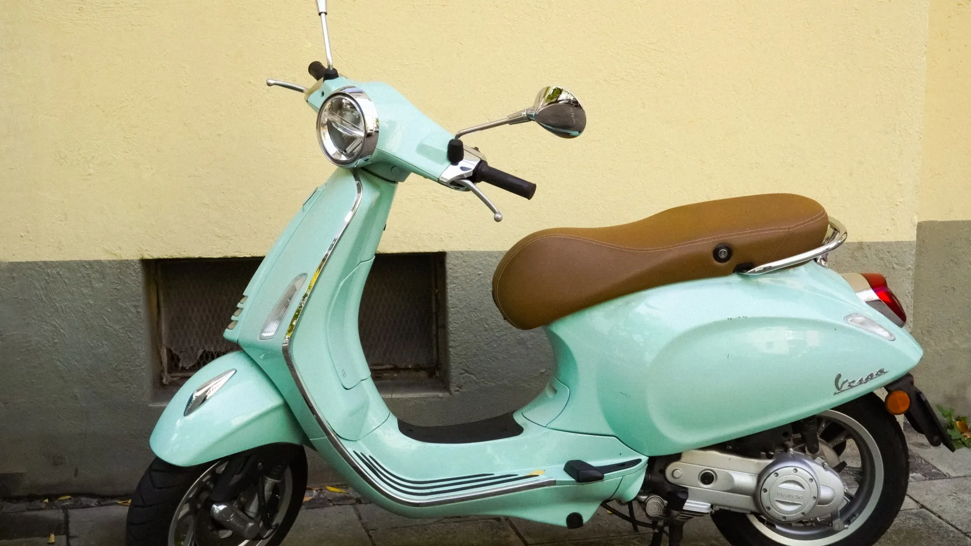 https://storage.ecodibergamo.it/media/photologue/2025/7/30/photos/dammi-una-vespa-e-ti-porto-al-raduno-di-cazzano_444dcf86-6c7d-11f0-84d1-1a4cf007d5b9_1920_1080.webp