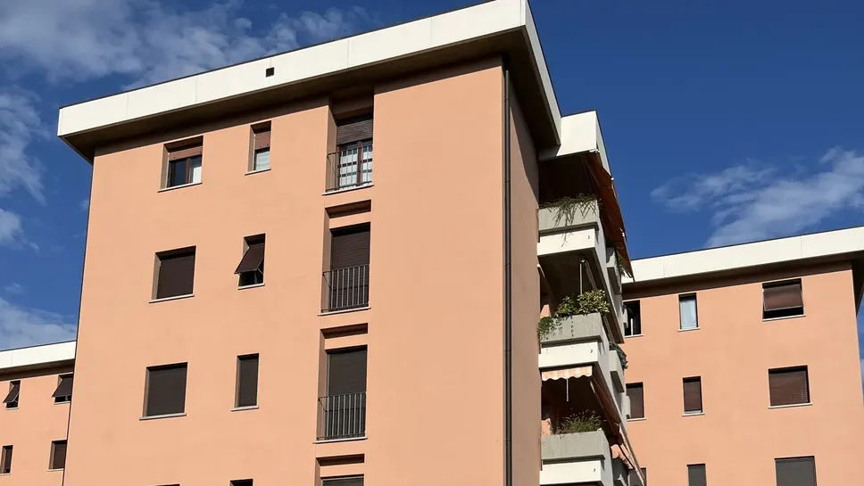 Il condominio di via Bresadola a Bergamo Il condominio di via Bresadola a Bergamo