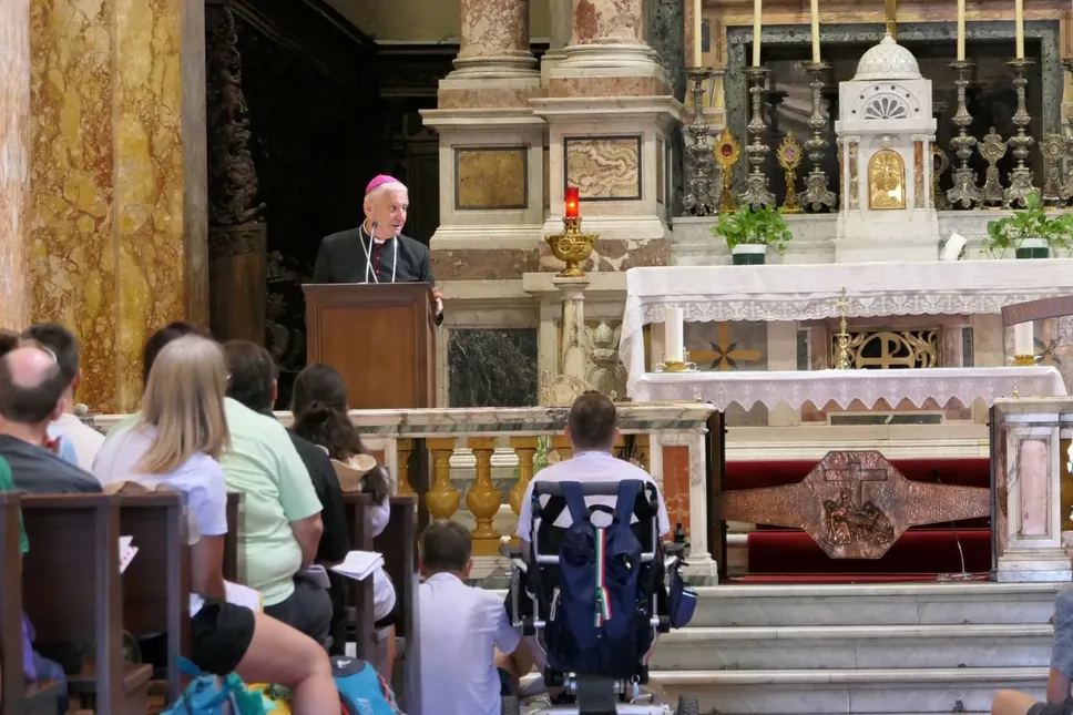 La catechesi del Vescovo Francesco Beschi al Giubileo dei Giovani nella chiesa di Sant’Eusebio La catechesi del Vescovo Francesco Beschi al Giubileo dei Giovani nella chiesa di Sant’Eusebio