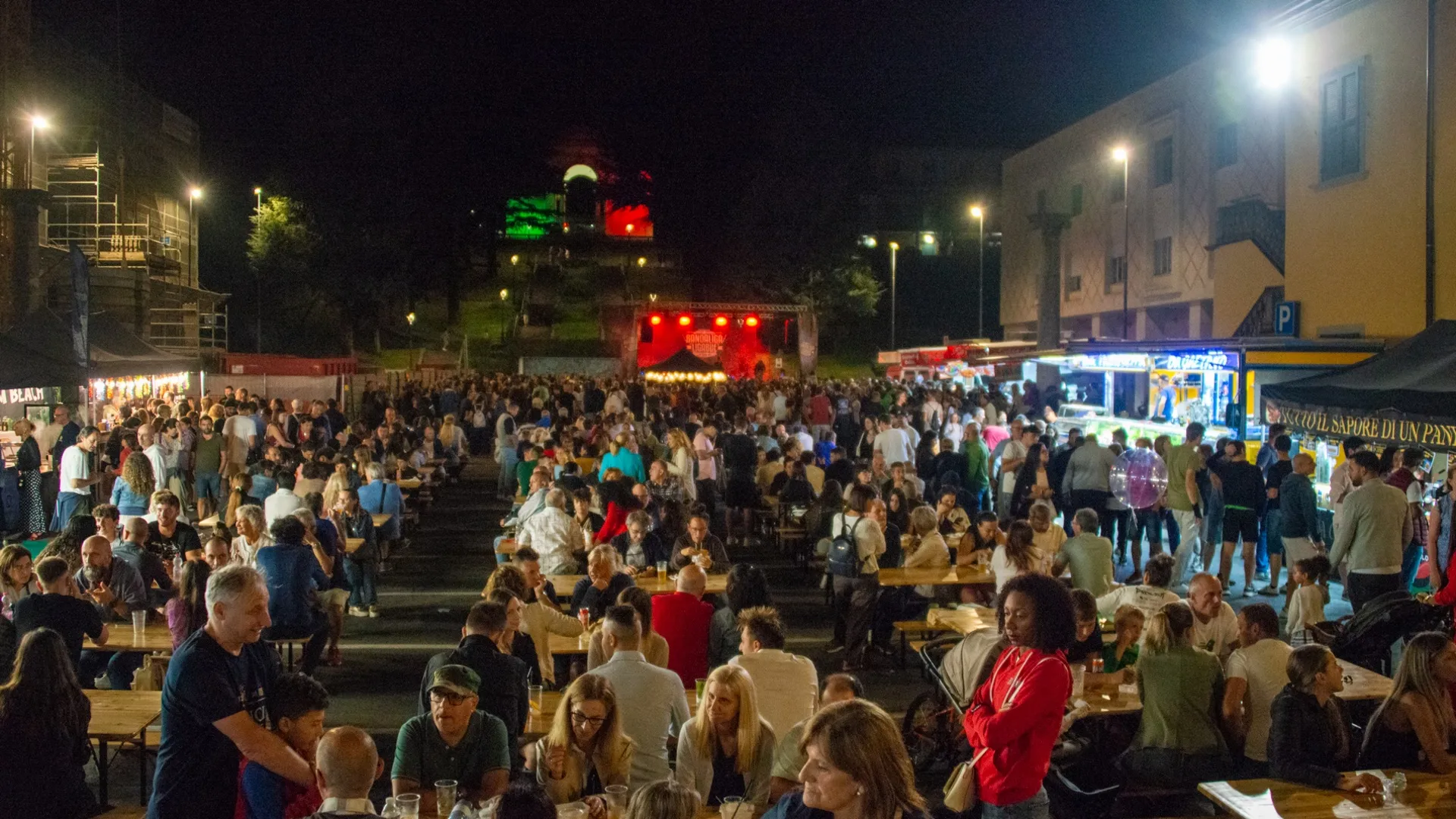 https://storage.ecodibergamo.it/media/photologue/2025/7/31/photos/il-successo-della-notte-bianca-di-ponte-san-pietro-tra-street-food-musica-ar_561b01cc-6c67-11f0-84d1-1a4cf007d5b9_1920_1080.webp