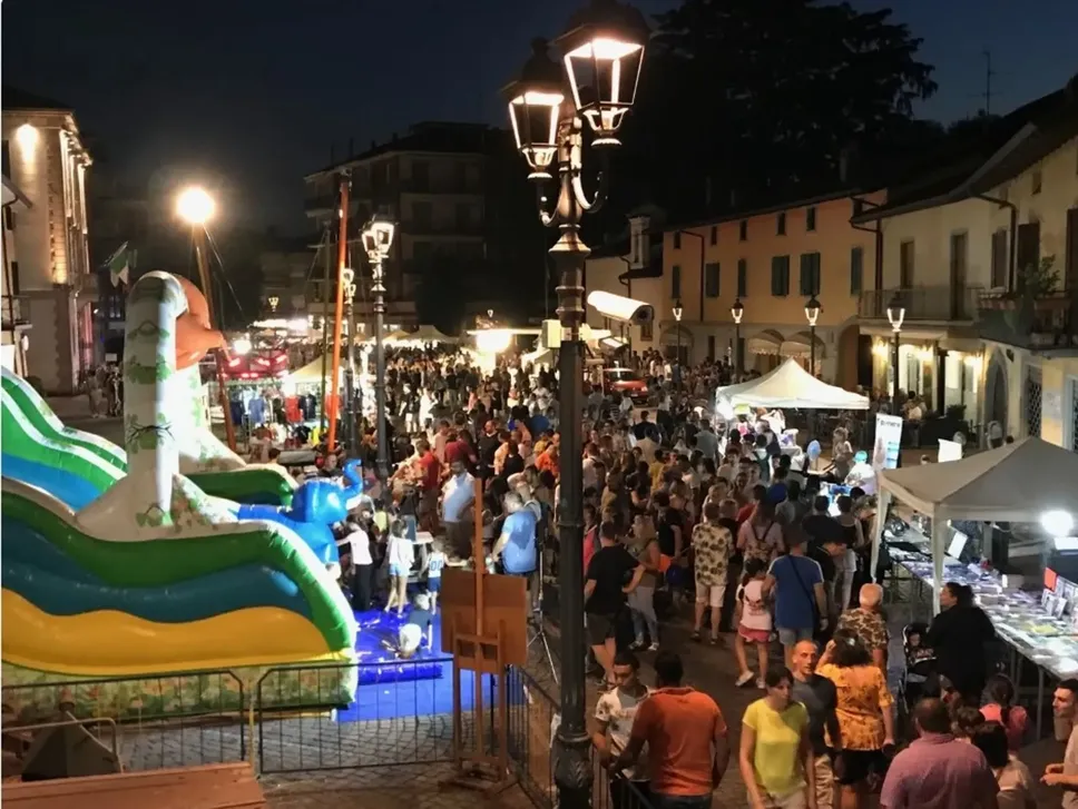 Anche gonfiabili e bancarelle in piazza