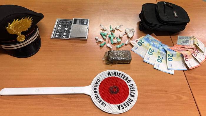 https://storage.ecodibergamo.it/media/photologue/2025/8/1/photos/cache/controlli-dei-carabinieri-tra-paladina-e-valbrembo-un-arresto-per-spaccio_f6a013ce-6eee-11f0-84d1-1a4cf007d5b9_1920_1080_v3_large_16_9.png