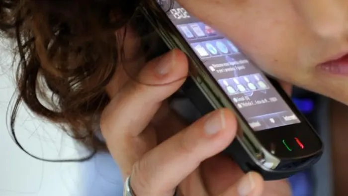 «Siamo l’Asl, telefoni ai nostri uffici». Ma è una truffa che prosciuga il credito «Siamo l’Asl, telefoni ai nostri uffici». Ma è una truffa che prosciuga il credito