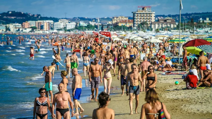 https://storage.ecodibergamo.it/media/photologue/2025/8/11/photos/cache/diciannovenne-bergamasco-scippato-di-collanina-in-mare-a-riccione_153add94-76ad-11f0-9872-4de129e439ff_1920_1080_v3_large_16_9.webp