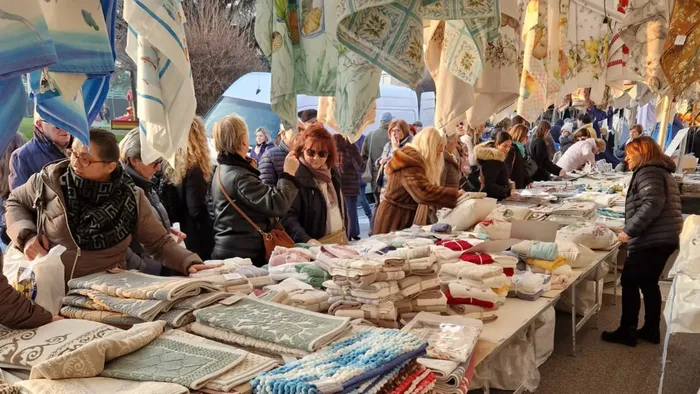 https://storage.ecodibergamo.it/media/photologue/2025/8/11/photos/cache/gli-ambulanti-di-forte-dei-marmi-a-san-pellegrino-terme-domenica-17-agosto_e38b0cea-67bd-11f0-8888-5640fb62cdf0_1920_1080_v3_large_16_9.webp
