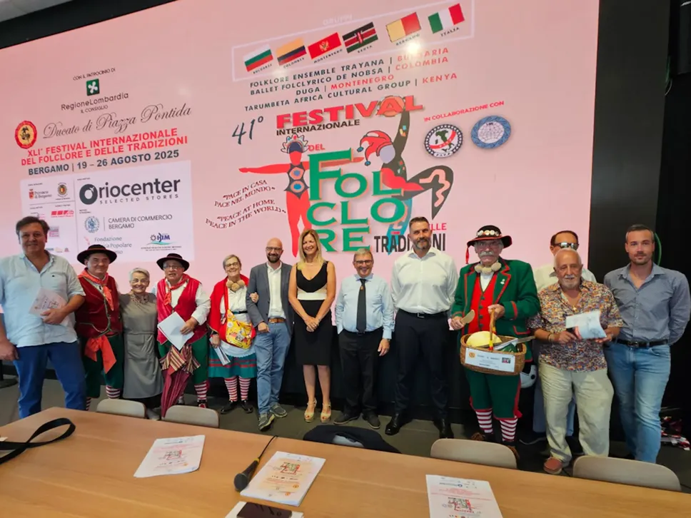 I partecipanti alla conferenza stampa del Festival del Folklore che si è tenuta a Oriocenter nella mattinata di martedì 12 agosto I partecipanti alla conferenza stampa del Festival del Folklore che si è tenuta a Oriocenter nella mattinata di martedì 12 agosto