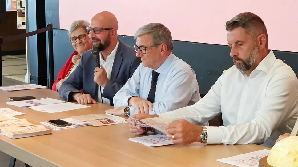 I partecipanti alla conferenza stampa del Festival del Folklore che si è tenuta a Oriocenter nella mattinata di martedì 12 agosto