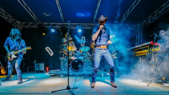 https://storage.ecodibergamo.it/media/photologue/2025/8/12/photos/cache/edone-alla-sagra-del-sud-italia-il-concerto-del-bepi_b8d07e00-7798-11f0-9872-4de129e439ff_1920_1080_v3_large_16_9.webp