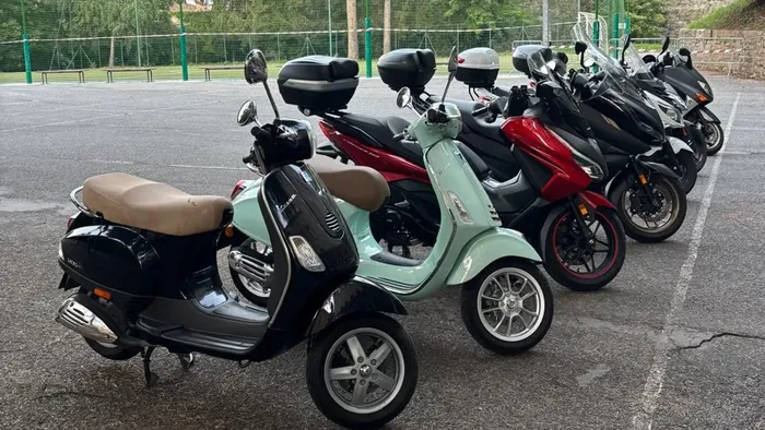 moto piace la sosta gratis al seminario sabato sera una settantina di mezzi