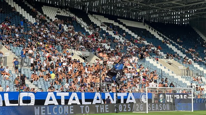 https://storage.ecodibergamo.it/media/photologue/2025/8/13/photos/cache/atalanta-allenamento-a-porte-aperte-allo-stadio-foto_dff34f3c-785e-11f0-9872-4de129e439ff_1920_1080_v3_large_16_9.webp