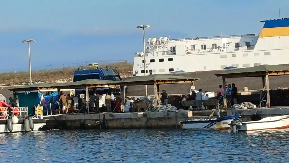 Le motovedette a Lampedusa impegnate nel recupero delle vittime del naufragio