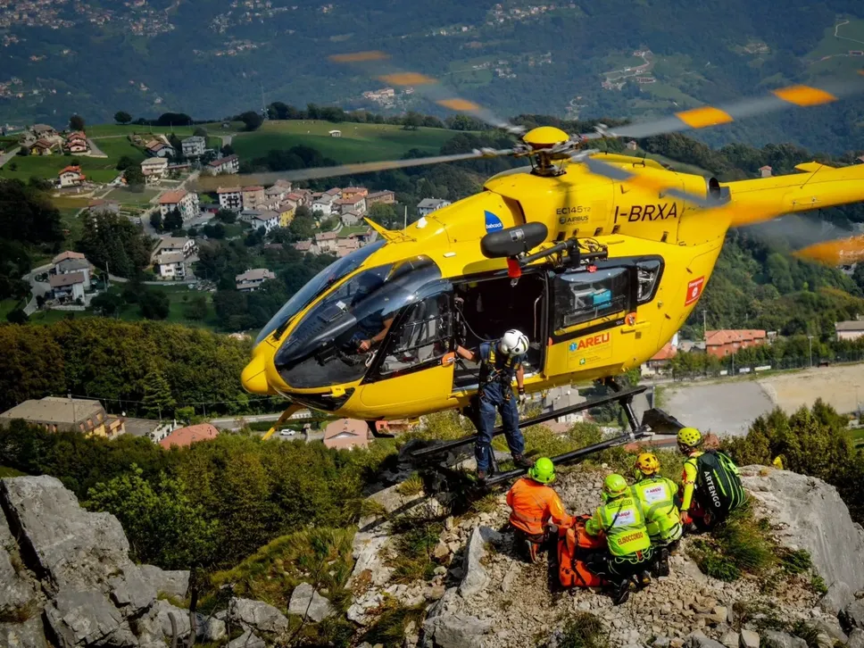Un intervento dell’elisoccorso in montagna
