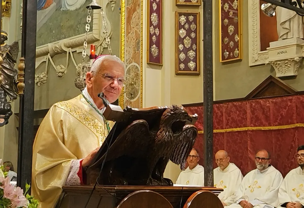 Il Vescovo di Bergamo, monsignor Francesco Beschi