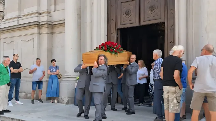 https://storage.ecodibergamo.it/media/photologue/2025/8/18/photos/cache/una-vita-di-sacrifici-e-forza-poi-il-tragico-rogo-in-tanti-alladdio-di-loca_c2b3e73e-7c2c-11f0-baa2-a55527e0b8d4_1920_1080_v3_large_16_9.webp